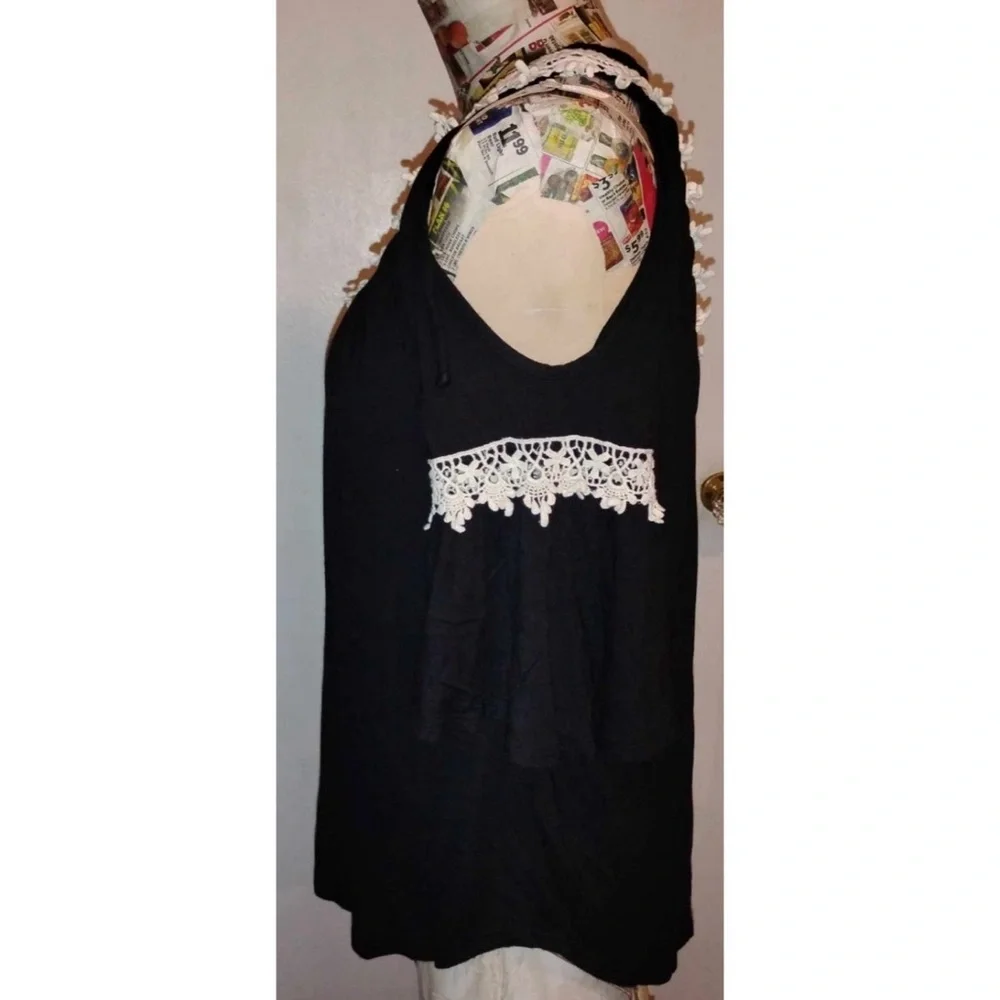 Black G Collection Cold-Shoulder Tunic Top with Cream Lace Trim L - Picture 3 of 3